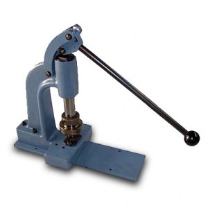 Presse à oeillets M60