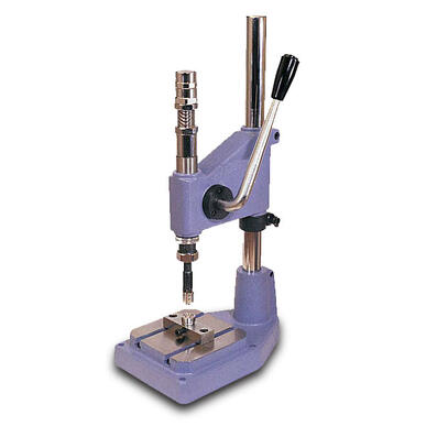 Presse à oeillets M75